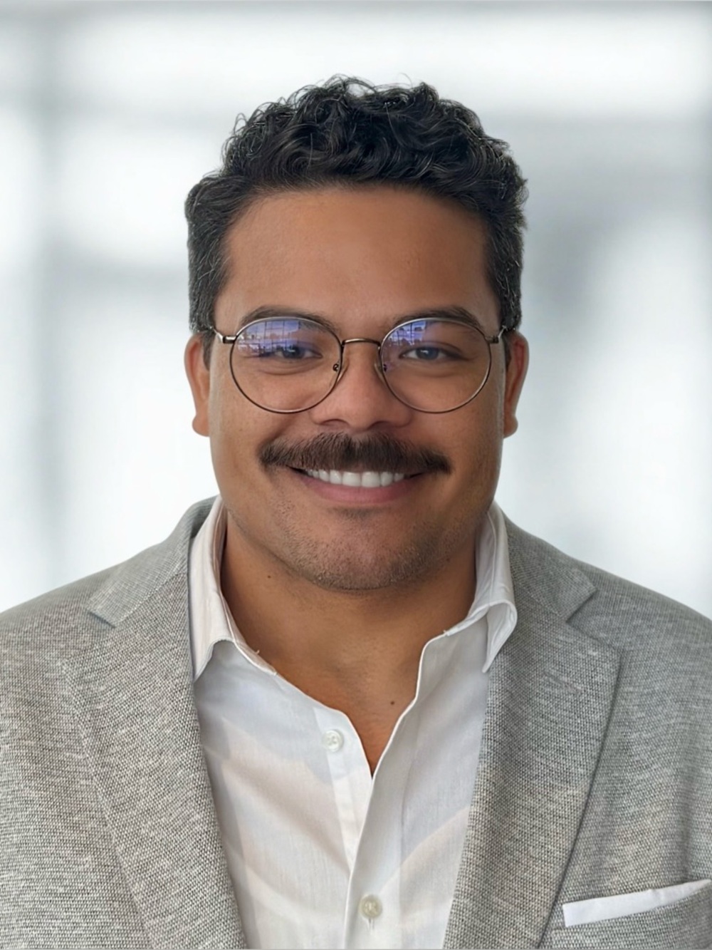 Meet your Posher, Charlon